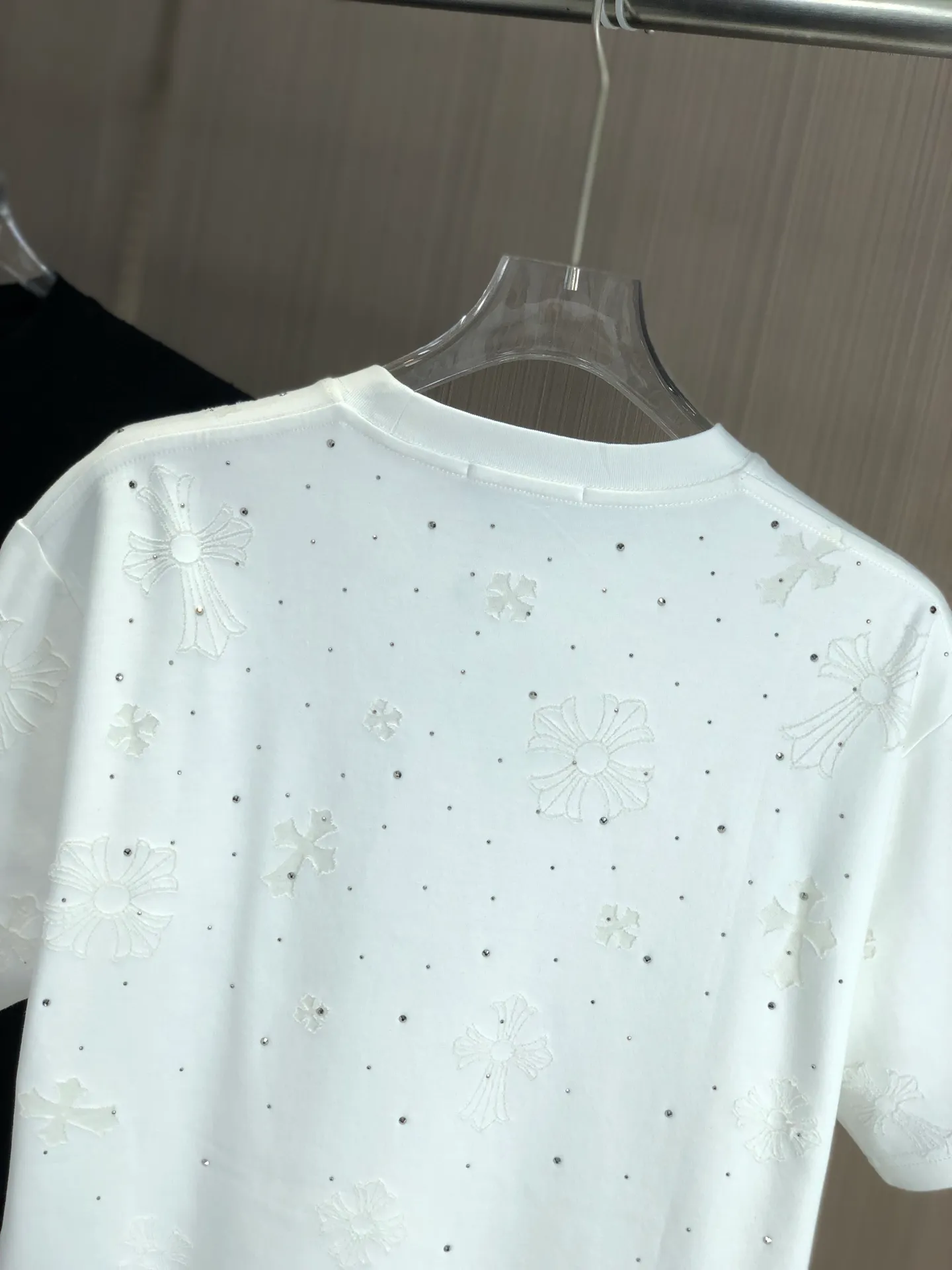 🅿️210 Cro 2025 Spring and Summer New Style Round Neck Short Sleeves Laser Burning Process ➕ Full Body Diamonds Made of High Weight 320g Double Yarn Combed Cotton Fabric Slightly Loose Fit The Fabric Feels Soft and Thick Same Style for Men and Women Color: Black White Code Number: SMLXLXXL